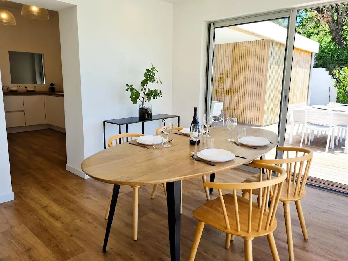 Holiday home Villa Californienne Au Calme Berre-les-Alpes